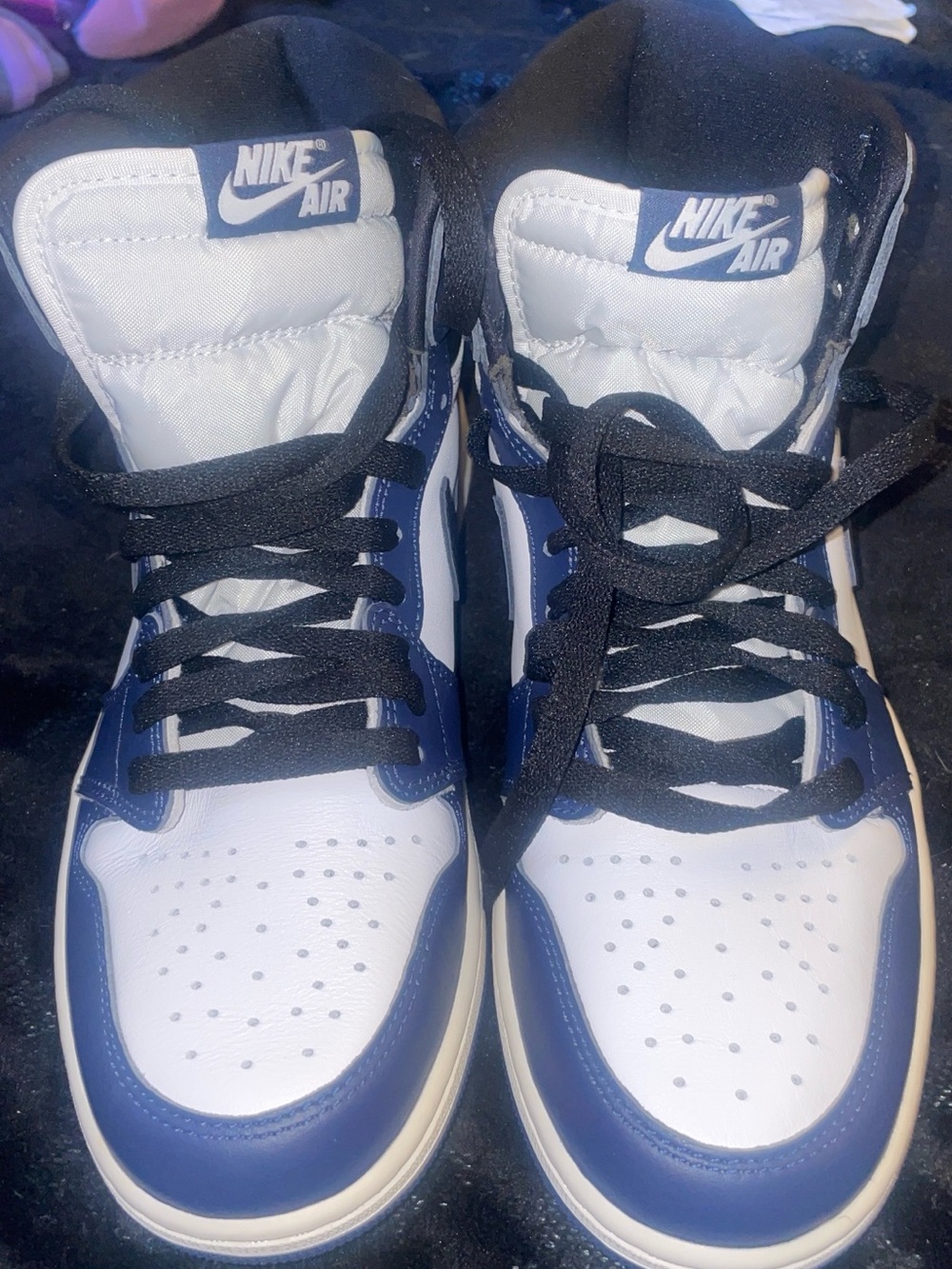 Never been wore Nike Air Jordan 1 Retro High OG "Midnight Navy" Sneaker